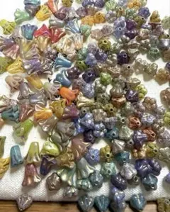 アンティーク　花型ガラスビーズ30個セット