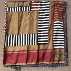 Fendi 幾何学模様 ミニシルクスカーフ