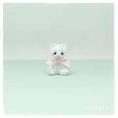 モールアート　おすわり白猫　ハンドメイドミニチュアぬいぐるみ