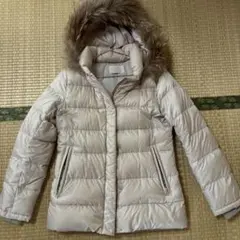 超美品　anySiS エニシス　フード付き　ベージュダウンジャケット