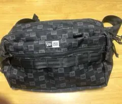 【レア】ニューエラ スクエア ウエストバッグ 7L ボックスロゴ モノグラムのサムネイル