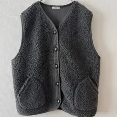 ハニーズ シネマクラブ ボア ベスト グレー くるみボタン ボケット M