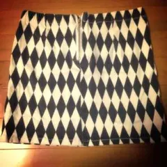 モノトーンミニスカート