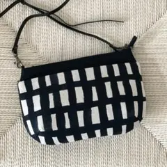 ⚮̈ミナペルホネン　sora check black ドラポケショルダー