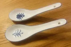 青い花模様の陶器製レンゲ 2個セット