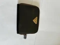 値下げ！PRADA プラダ　ブラックレザー 二つ折り財布