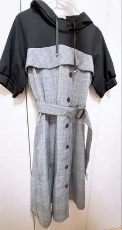 アクシーズ フード付きひざ丈ワンピース