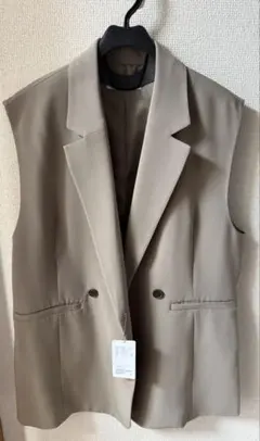 【新品未使用】ユナイテッドアローズ ベージュ ダブルボタン ベスト