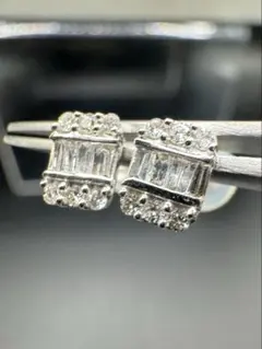 【モダン】計0.2ct ダイヤモンド K18 WG スクエア ピアス モダン】計0.2ct ダイヤモンド K18 WG スクエア ピアス - メルカリ