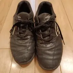 umbro　アンブロ　サッカー　トレーニングシューズ　ワイド　23.5　黒