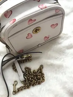 COACH ハート柄 ショルダーバッグ 限定的なデザインのサムネイル