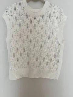 ベスト　ニットGU Mサイズ ホワイト　透かし編み