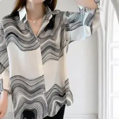 新品✨幾何学長袖シャツ　白　レディース　韓国　アート柄　モード　モノトーン
