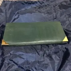 緑色レザー長財布 蛇柄内装
