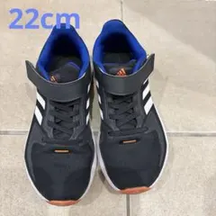 adidas キッズシューズ 22cm