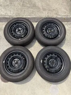 185/65R15 アクア　2024年製　バリ溝のサムネイル