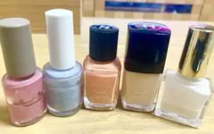 CHANEL ネイルカラーセット（コージー②、VOCE付録ネイル付き）のサムネイル