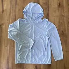 ユニクロエアリズム　パーカー　水色