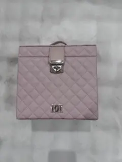 【美品】❤️D a r i c h ❤️ＤＤロゴキルティングジュエリーボックス