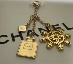 シャネルチャームノベルティキーホルダー　バッグチャーム　香水 ミニCC 雪結晶❄️