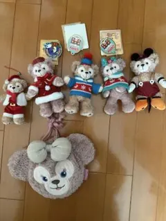 ダッフィーぬいぐるみバッジ４体 プラス他