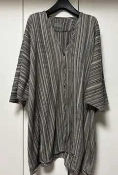 ノイバンシュタイン❤︎ジャガード織生地トップス⭐︎美品！
