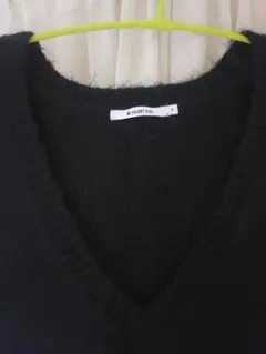 COLONY 2139 ブラック Vネック ニットベスト