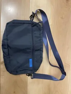 ナイロン ブラック ショルダーバッグ 中型