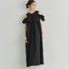 新品 yourmle ユアムル オフショルダー ワンピースのサムネイル