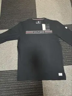 TOMMY HILFIGER ブラック トレーナー XL