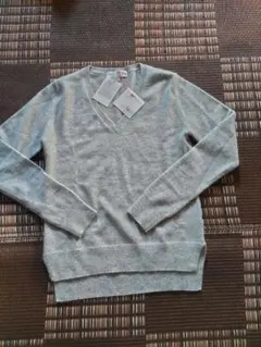 新品タグ付きユニクロINES DE LA FRESSANGEカシミヤ VネックS