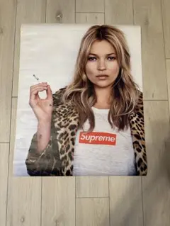 SNEEZE MAGAZINE N°12 Kate Upton 2011年 SNEEZE MAGAZINE N°12 Kate Upton 2011年 - メルカリ