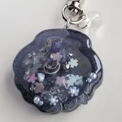 夜桜貝殻レジンキーホルダー　チャーム　シャカシャカ　シェイカー