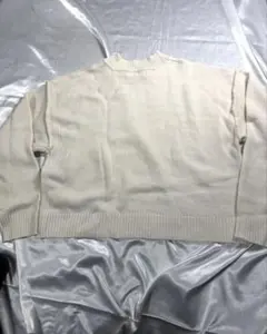 アイボリー 長袖ニットショート丈セーター オフホワイト　アクリル