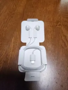 Lightningコネクタ 有線イヤフォン ホワイト