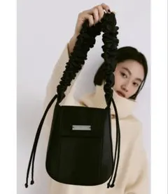 nu/neu ギャザーハンドルサテンフラップバッグ / ショルダーバッグ