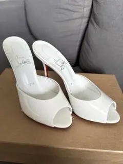 新品未使用＊Christian Louboutin ミュールのサムネイル