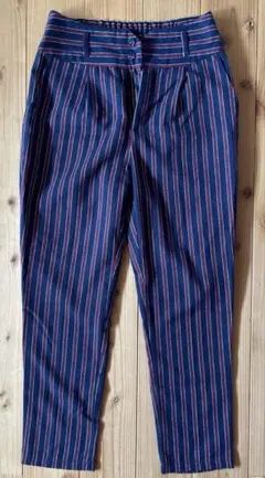 アーバンリサーチ ネイビーと赤のストライプパンツ　美品