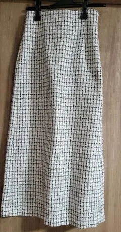 アズノウアズピンキー　タイトスカート