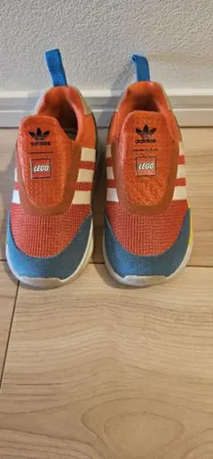 adidas LEGO スニーカー オレンジ/青
