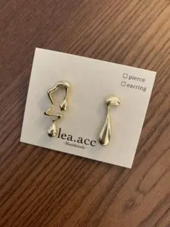 アシンメトリーゴールドピアス