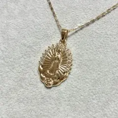 聖母マリア様ビジューメダイチャームネックレス ゴールドカラーオーバル