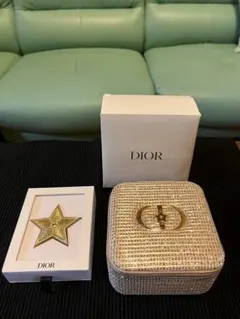 DIORディオール限定★星型ピンバッジ★ジュエリーケース★星型チャーム付のサムネイル