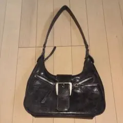黒いレザー風ショルダーバッグ