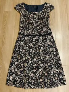 【TOCCA】花柄刺繍ワンピース