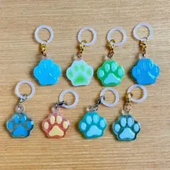 ハンドメイド　肉球チャーム　8個セット