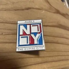 AVIREX NYロゴ ピンバッジ 2023年秋冬コレクション