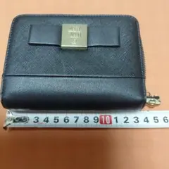 ☆2回使用☆MARY QUANT【二つ折り財布】