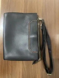 ブラックレザーショルダーバッグ
