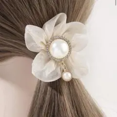 髪ゴム ヘアゴム ホワイト 白 花 パール デコレーション キラキラ SHEIN